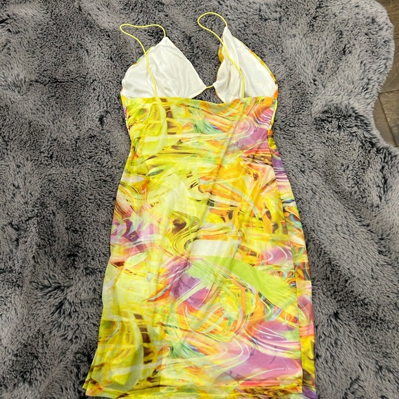 Yellow Fashion Nova dress - Picture 2 of 2